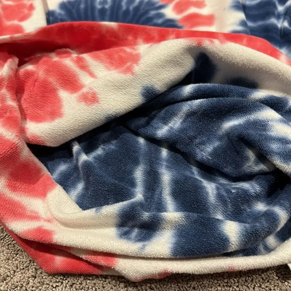 4th of July sweatshirt! Perfect for the beach! Size XL 14-16